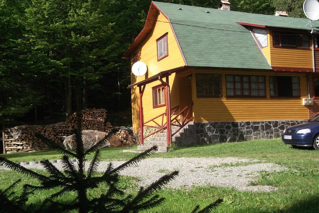 Vila Szilvia Vendeghaz Izvoare  Exteriér fotografie