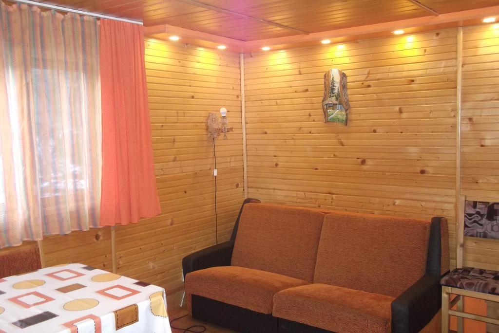 Vila Szilvia Vendeghaz Izvoare  Exteriér fotografie